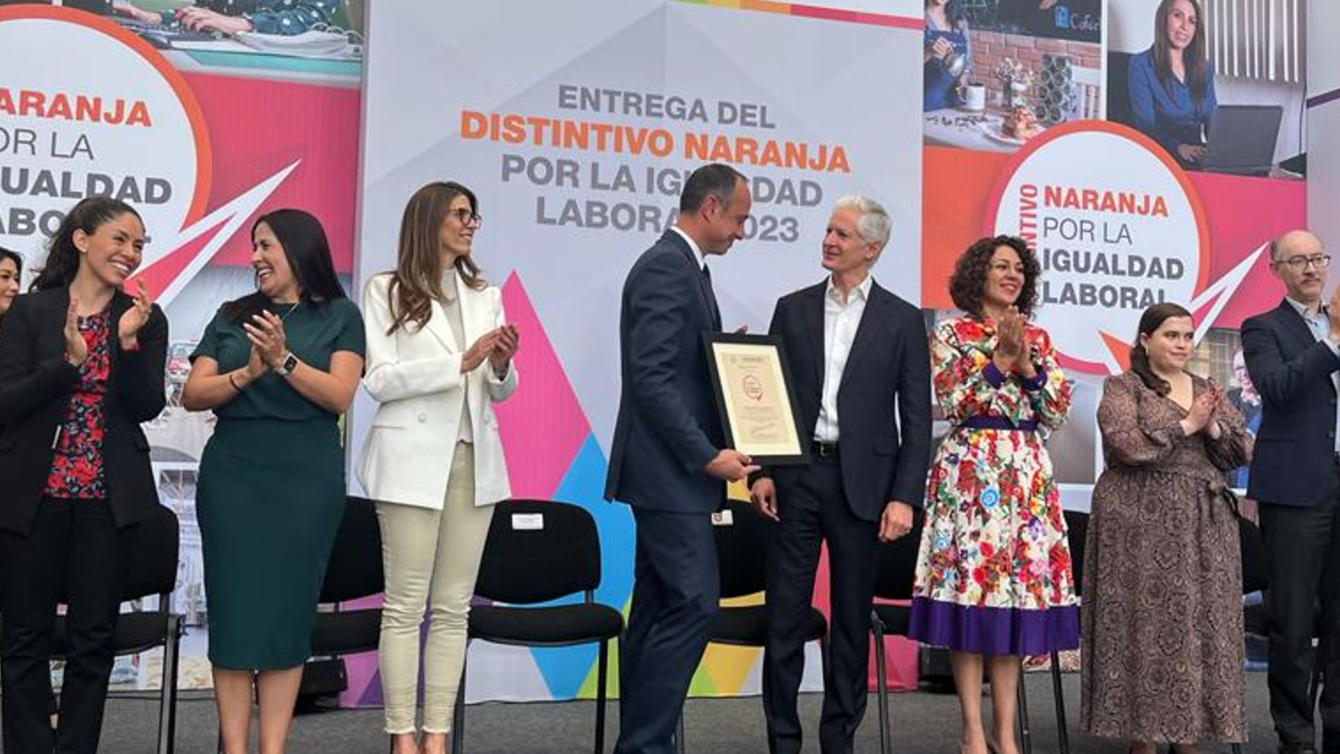 entrega de distintivo