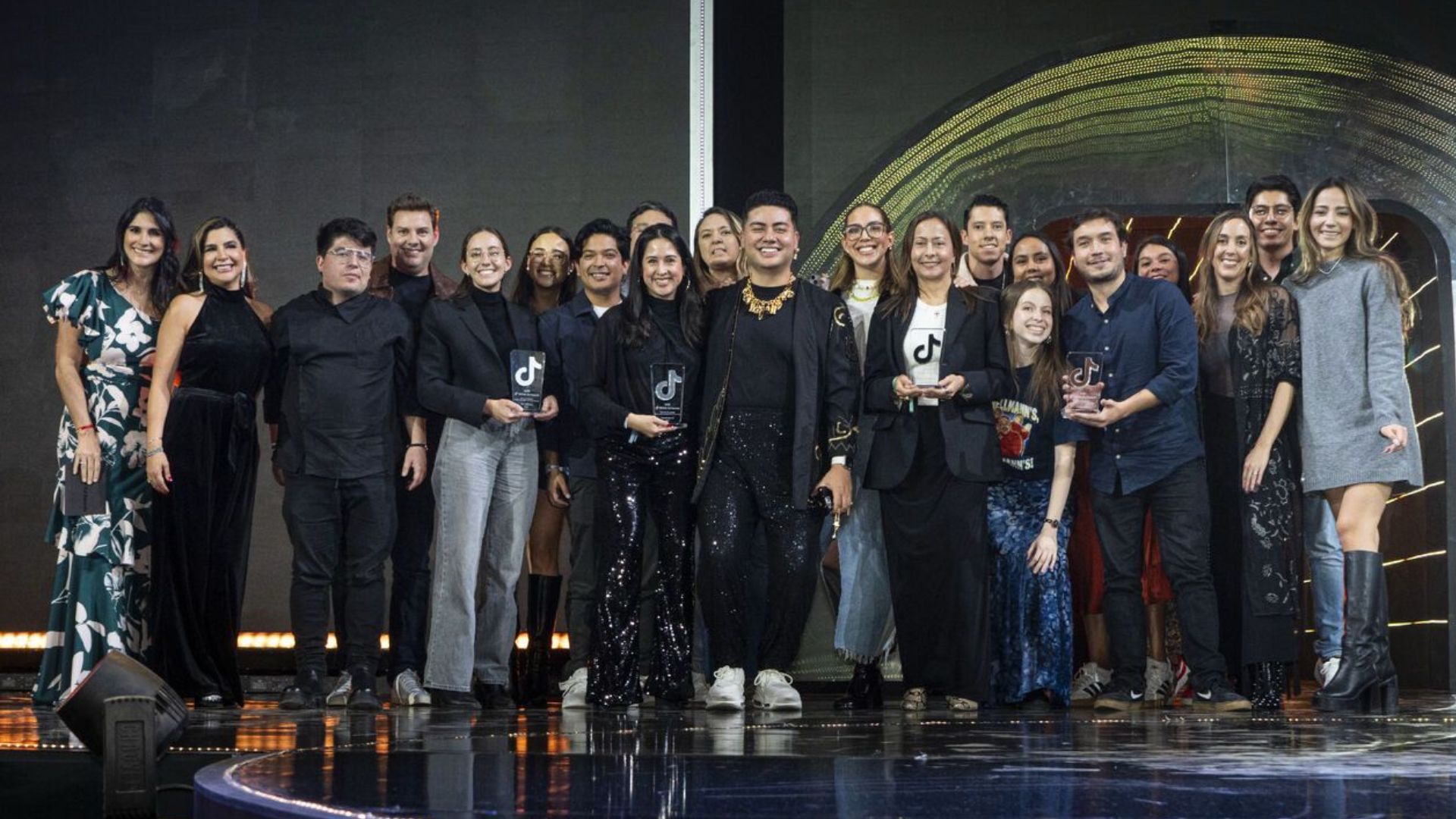 Equipos de Unilever México en Tik Tok Ad Awards 2024
