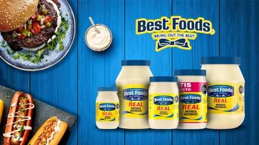 Portafolio completo de Best Foods, acompañado de dos platillos complementario.